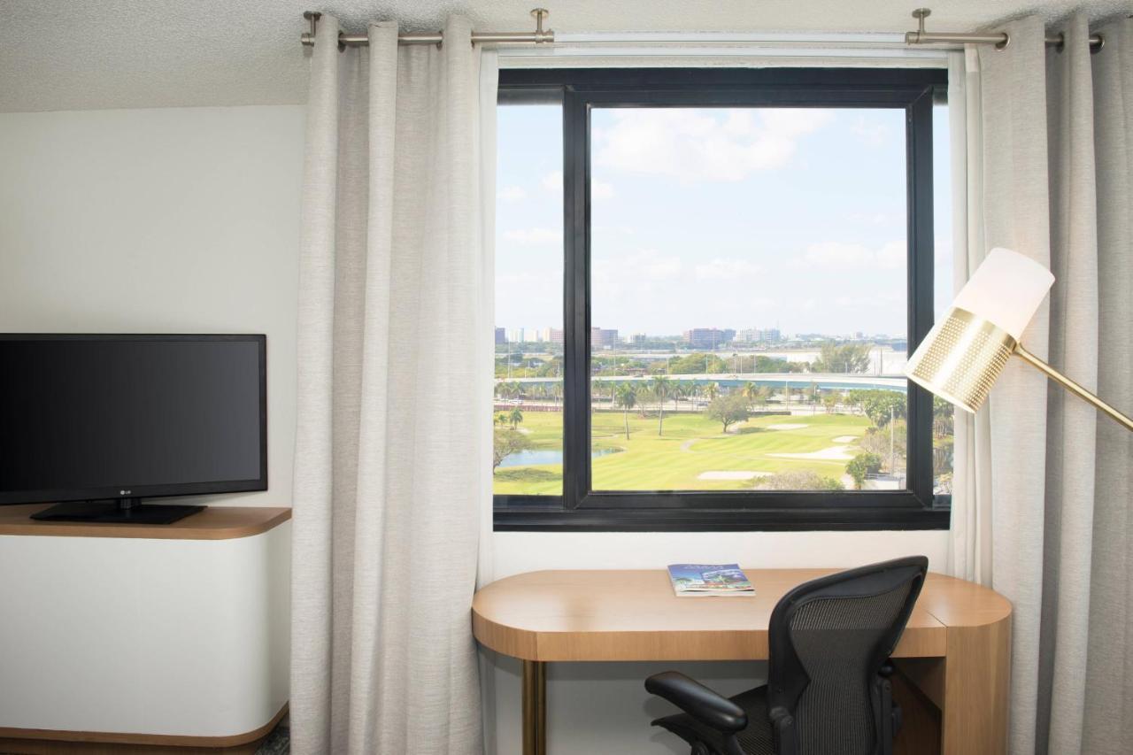 Sheraton Miami Airport Hotel And Executive Meeting Center Екстериор снимка