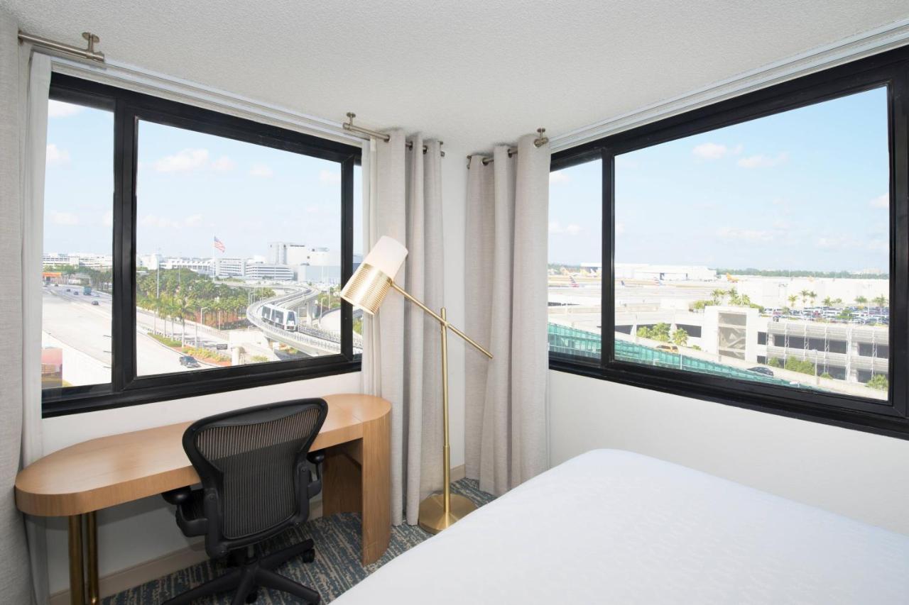 Sheraton Miami Airport Hotel And Executive Meeting Center Екстериор снимка