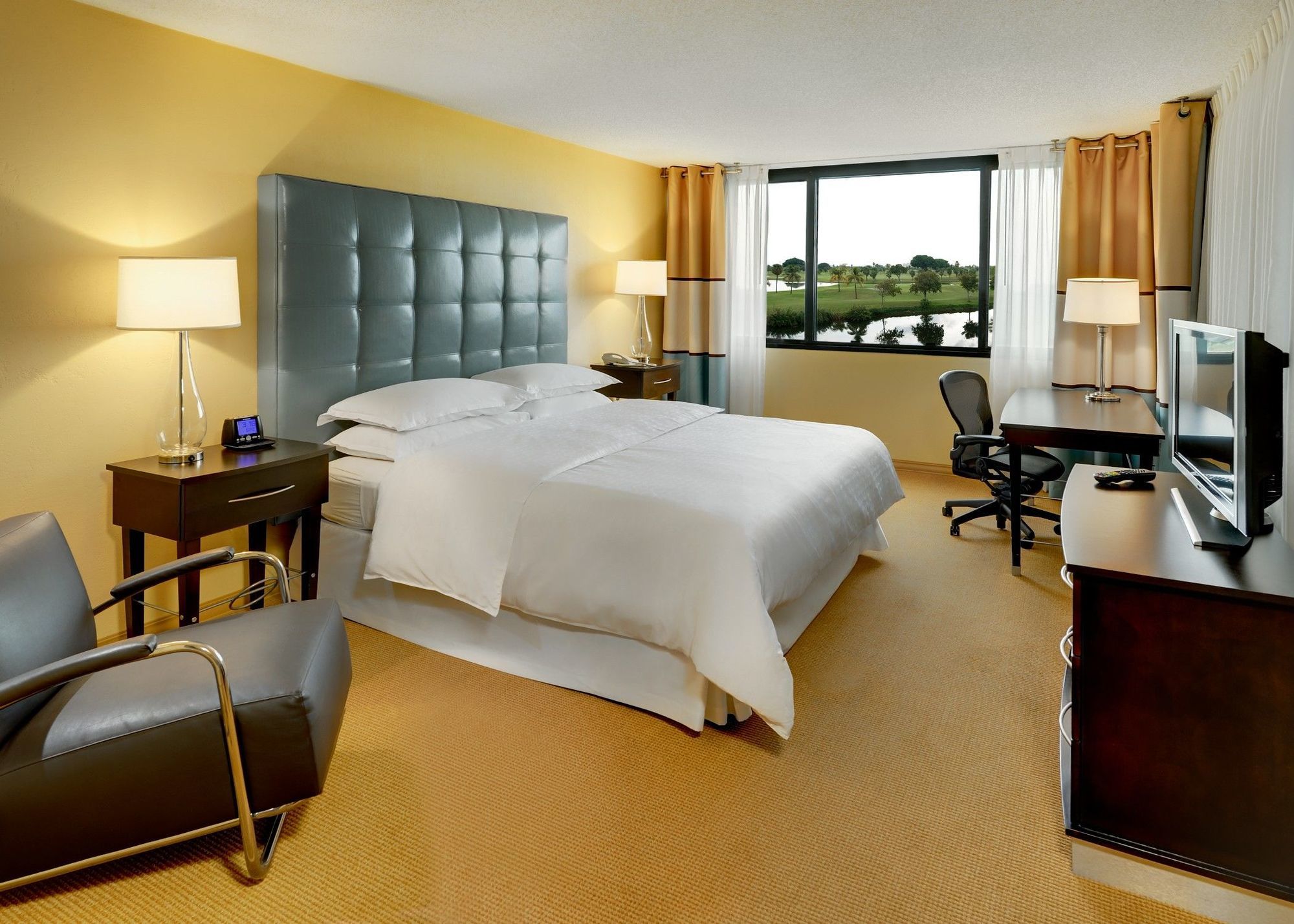 Sheraton Miami Airport Hotel And Executive Meeting Center Стая снимка